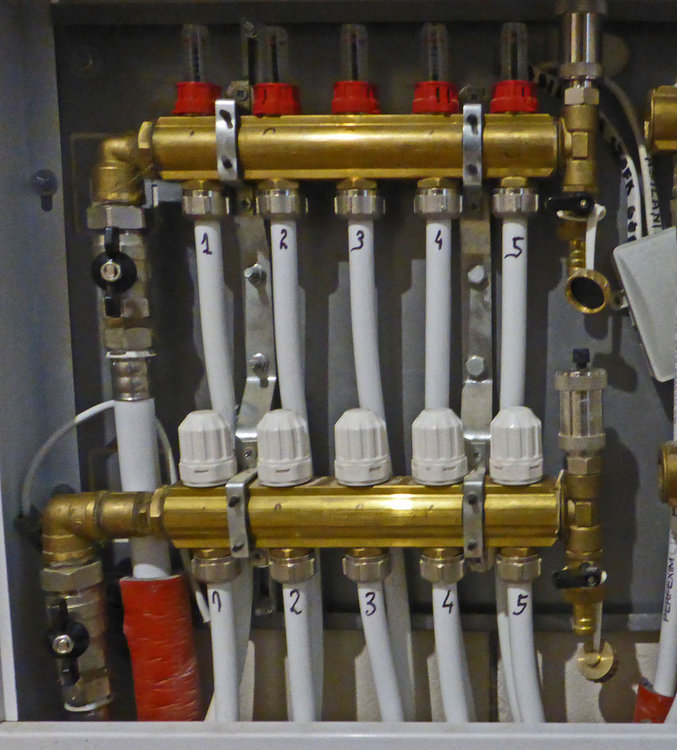 rozdzielnia podlogowka.jpg