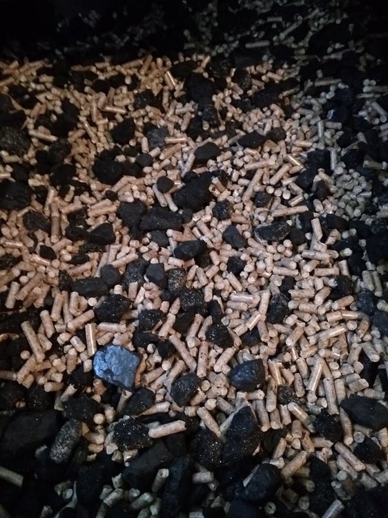 ekomiał i pellet.jpg