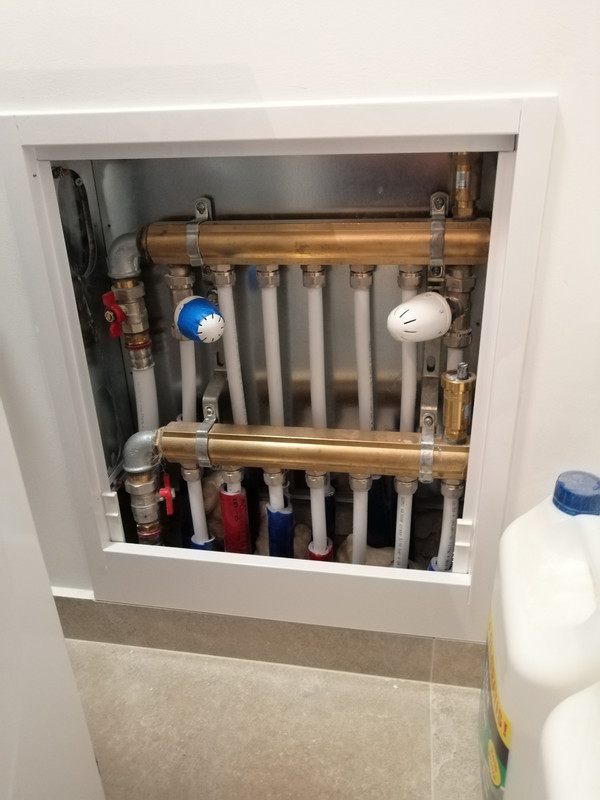 rozdzielacz na górze2(2).jpg