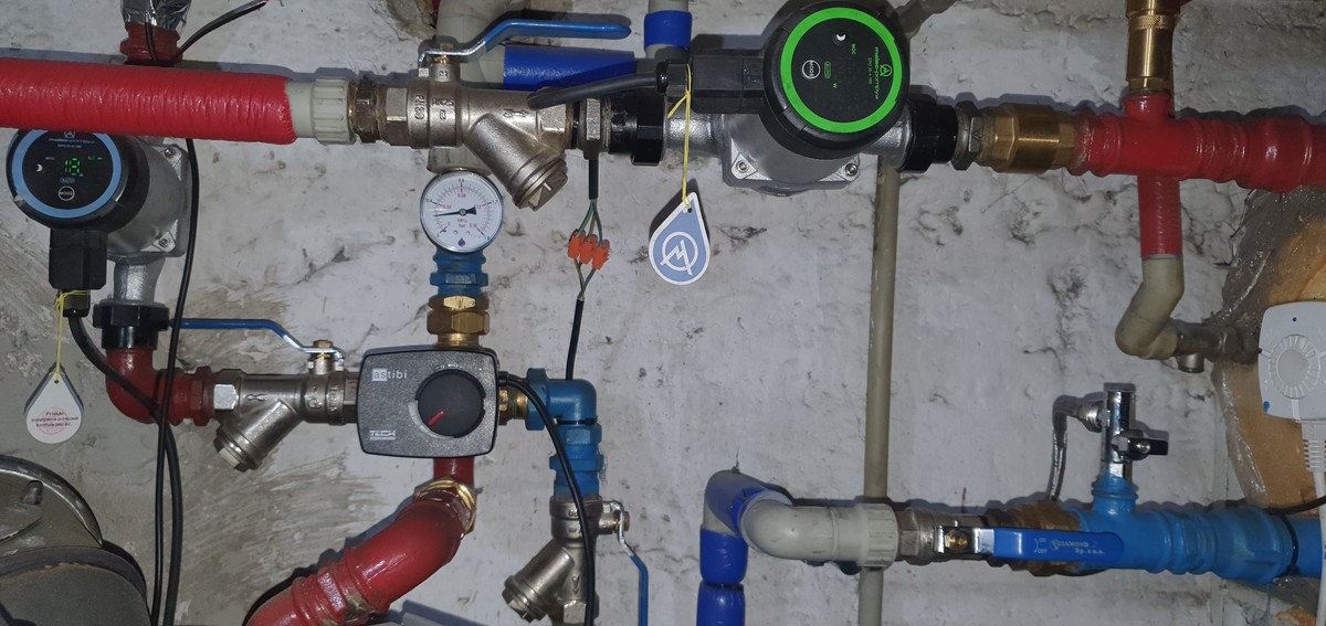 siłownik na zaworze 4D.jpg