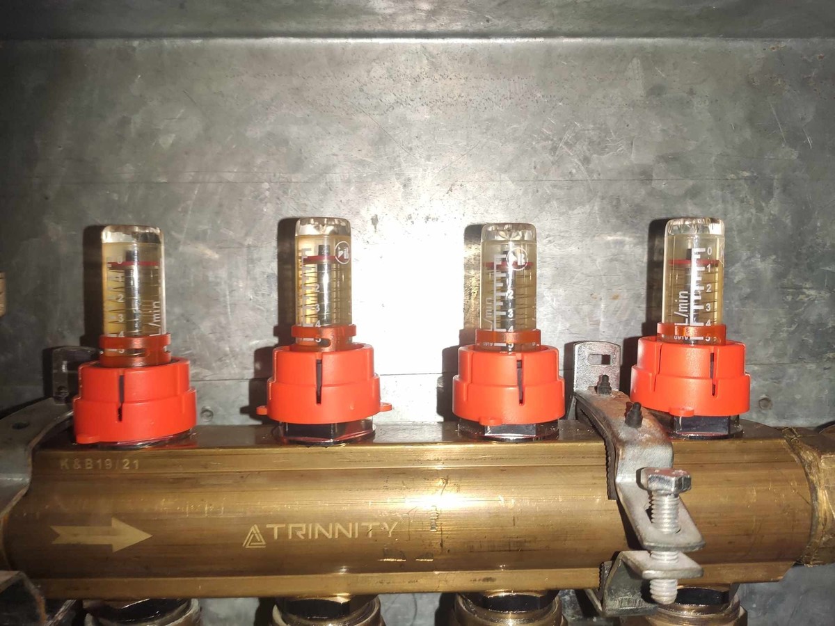 ratometry przy zakręconych grzejnikach.jpg